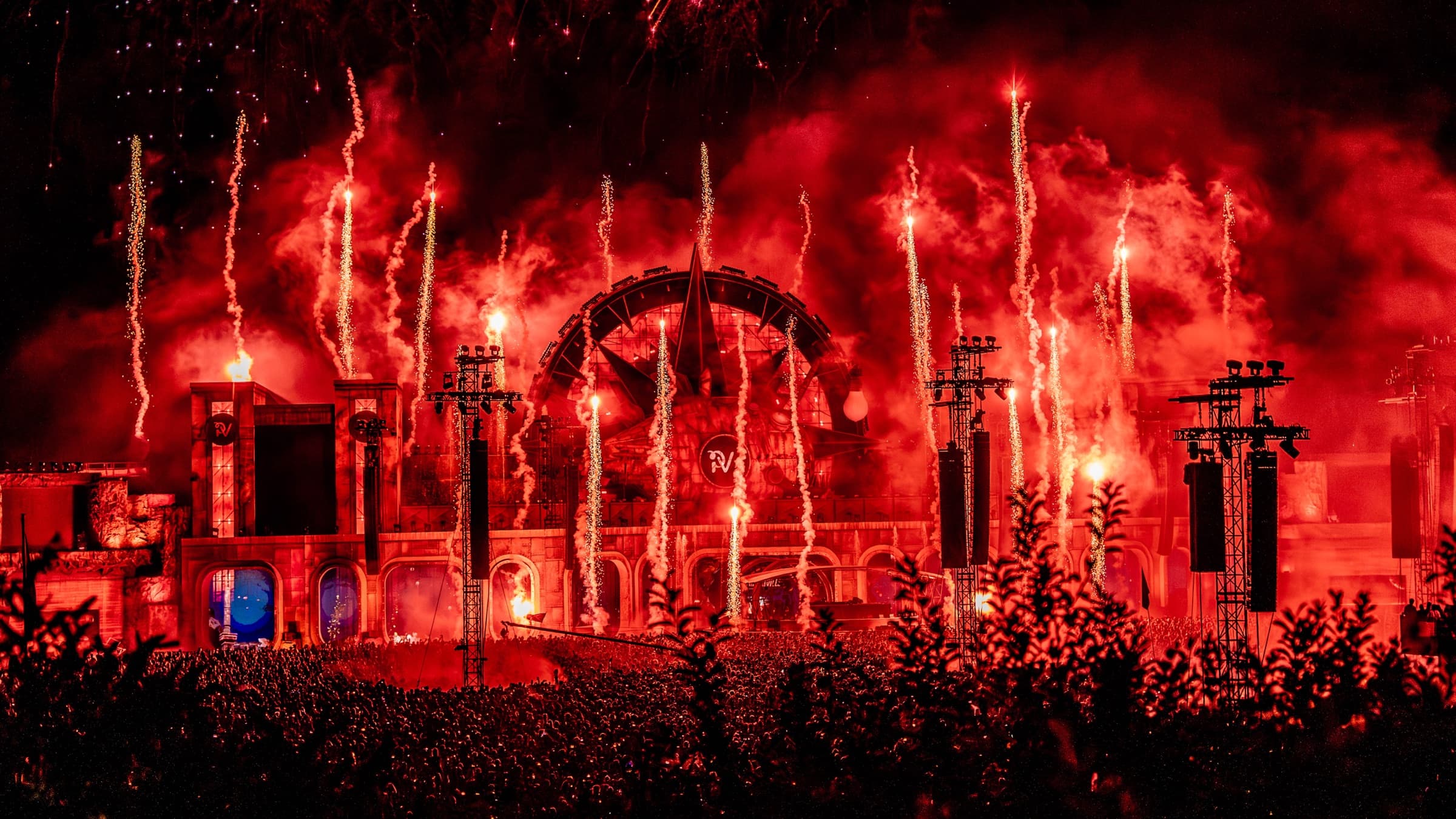 Foto: Feuerwerk/Bühne